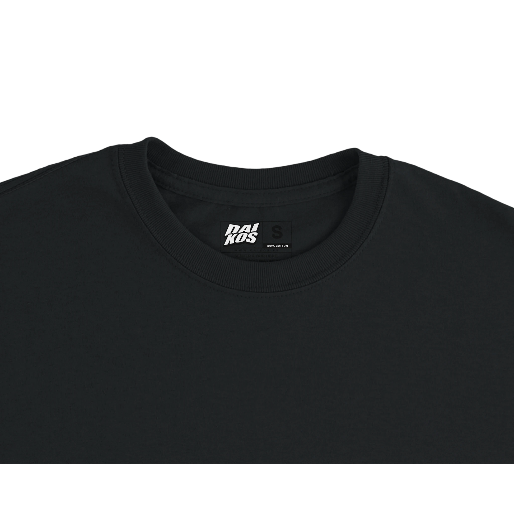 Détail col t-shirt DAIKOS GP noir streetwear moto